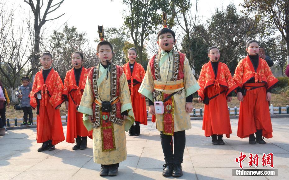 徐州梅花姹紫嫣紅迎春來(lái) 古風(fēng)漢韻穿越秀（組圖）