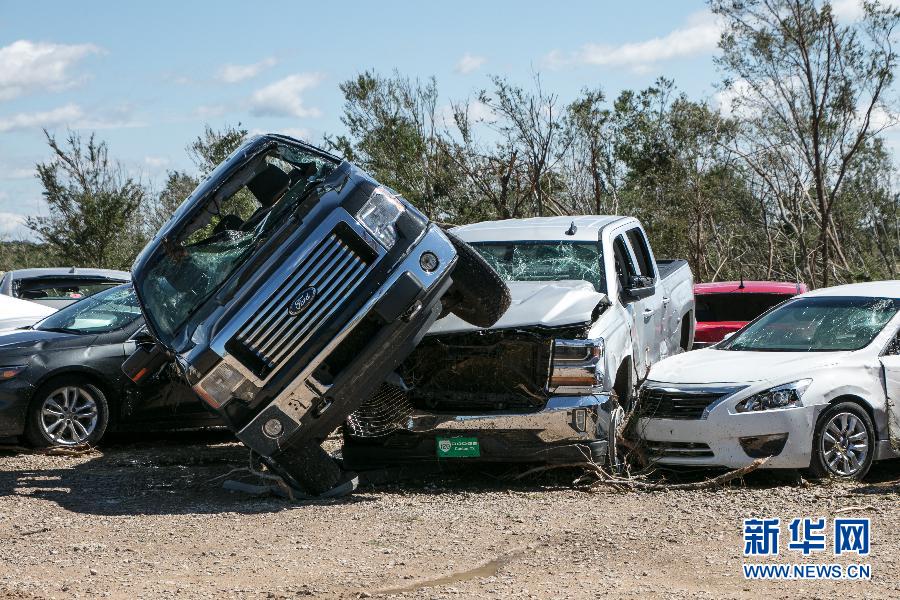 美國(guó)得州遭龍卷風(fēng)襲擊至少5人喪生