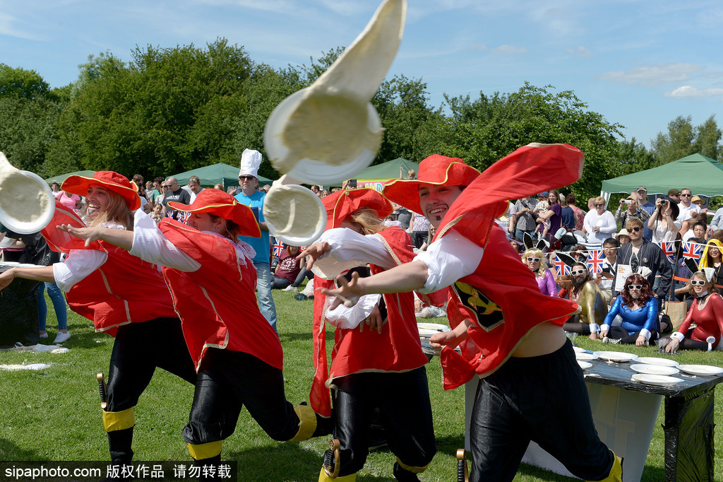 第50屆世界奶油派投擲大賽歡樂來襲 眾選手互擲餡餅不亦樂乎