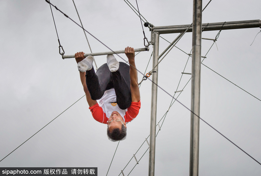 想成為空中飛人嗎？美國圣克羅伊島開設(shè)高空秋千訓練營