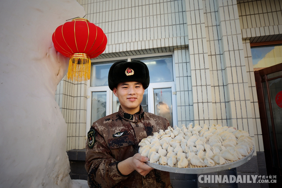 雪域邊關(guān)“新春餃子”進軍營 -27℃“天然冰柜”分分鐘速凍