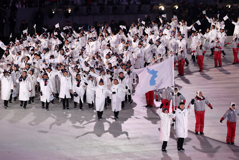 平昌冬奧會(huì)開(kāi)幕式 朝韓舉“朝鮮半島旗”共同入場(chǎng)