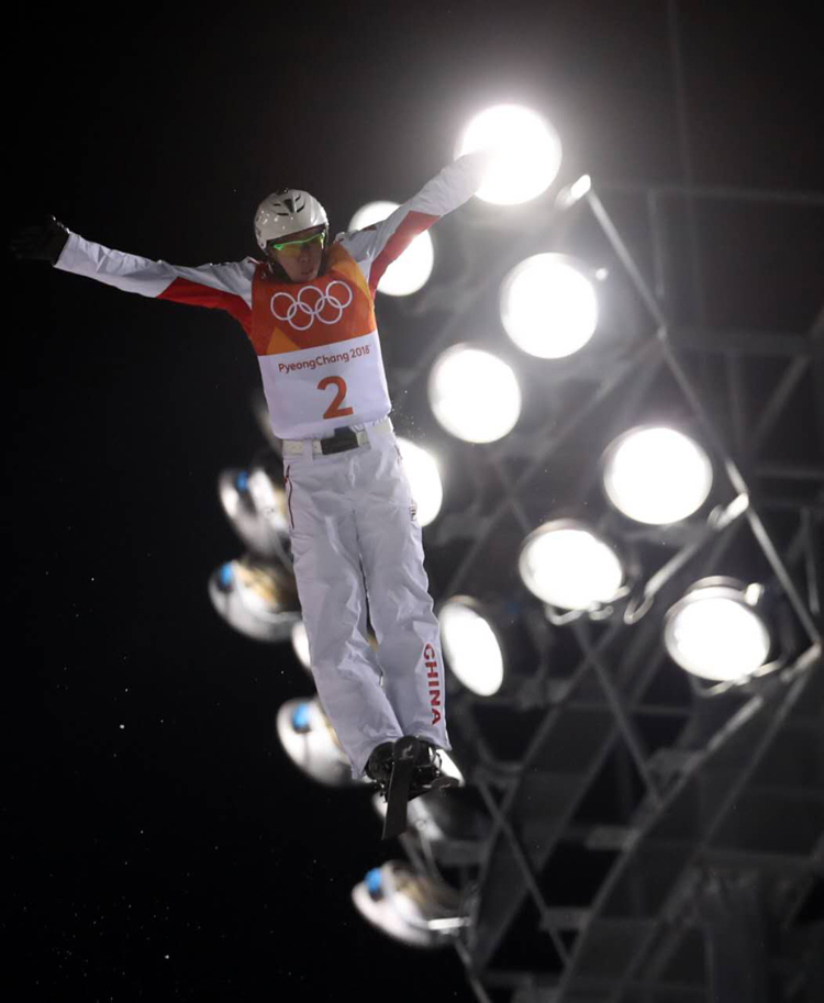 平昌冬奧會自由式滑雪男子空中技巧決賽舉行 中國選手賈宗洋獲得亞軍