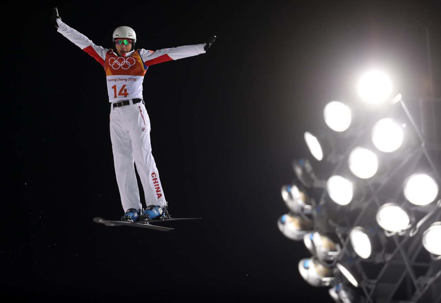 平昌冬奧會自由式滑雪男子空中技巧決賽舉行 中國選手賈宗洋獲得亞軍