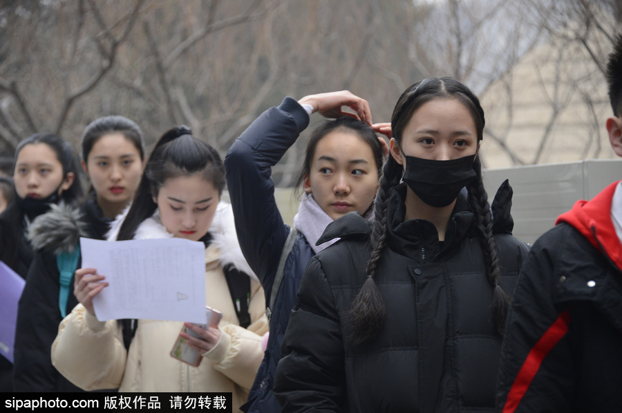 北京電影學(xué)院2018年藝考初試開考 表演學(xué)院帥哥美女云集