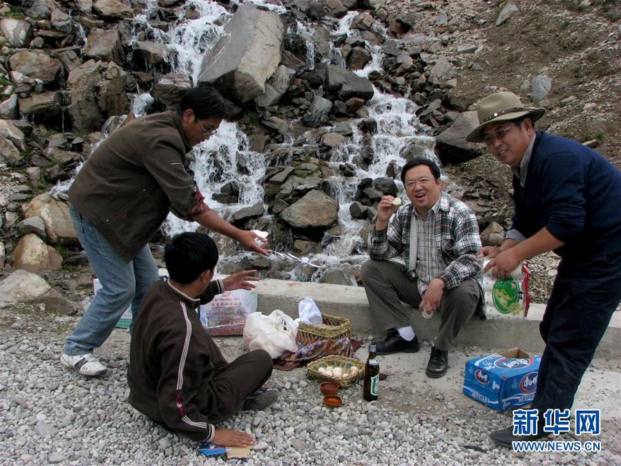 書寫新時(shí)代奮斗者的答卷——從黃大年到鐘揚(yáng)的時(shí)代啟示