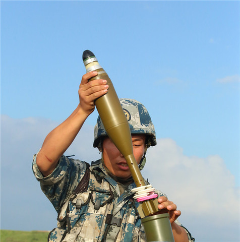 空降炮兵部隊開展跨晝夜實彈演練